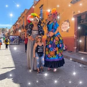 Meet your Posher, Roxana